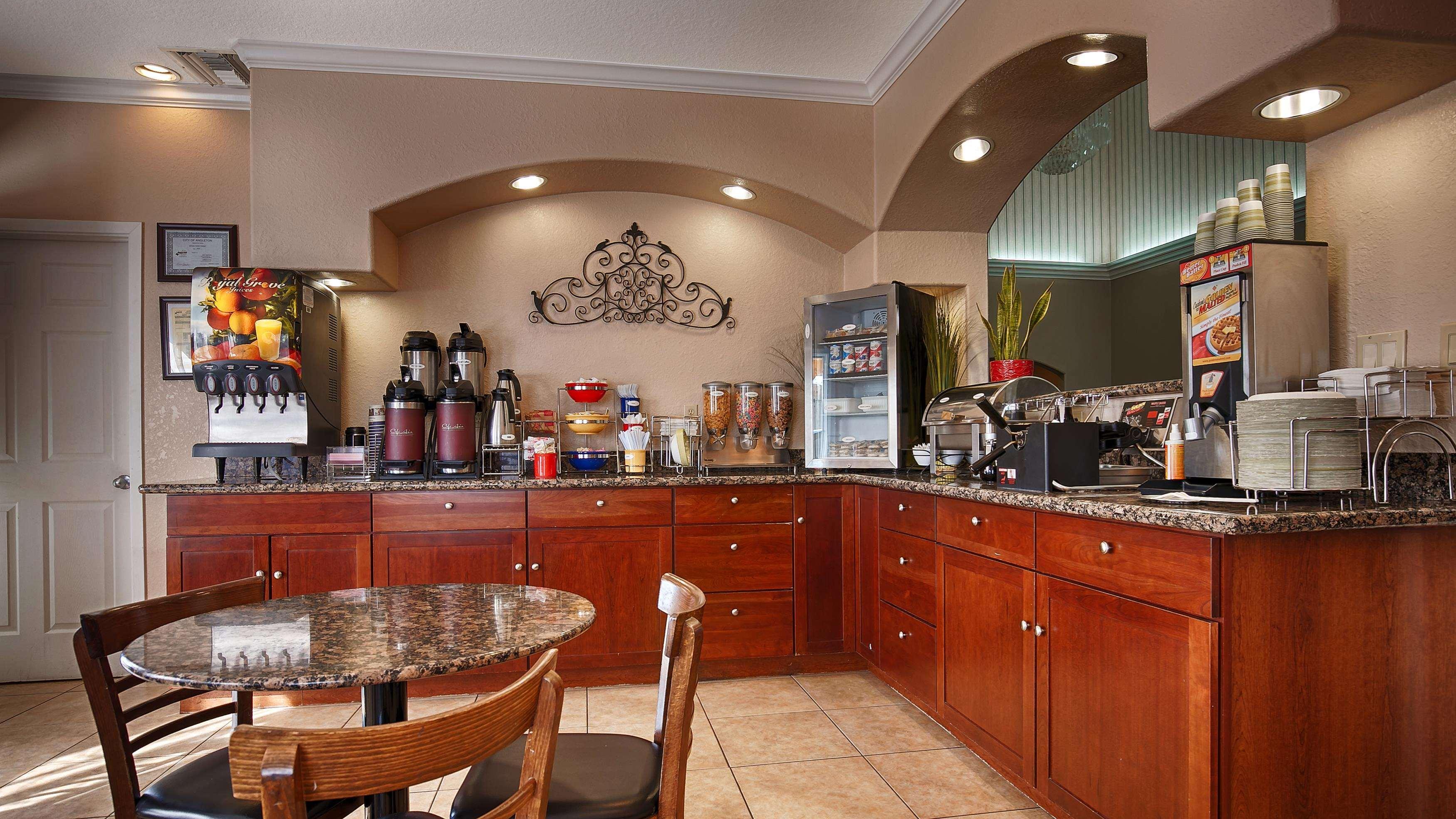 Best Western Angleton Inn Екстер'єр фото